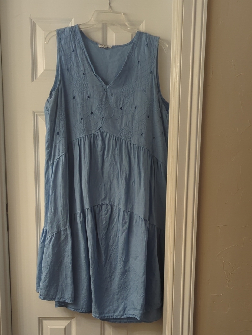 Light Blue Sleeveless V-Neck Women's Dress, 100% Linen
